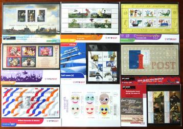 Postzegelmapjes 1995-1997, 1999-2002, 2008, 2012, 2013, 2020 beschikbaar voor biedingen
