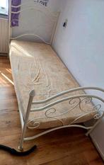 Bed 90x180, Huis en Inrichting, Slaapkamer | Bedden, Ophalen