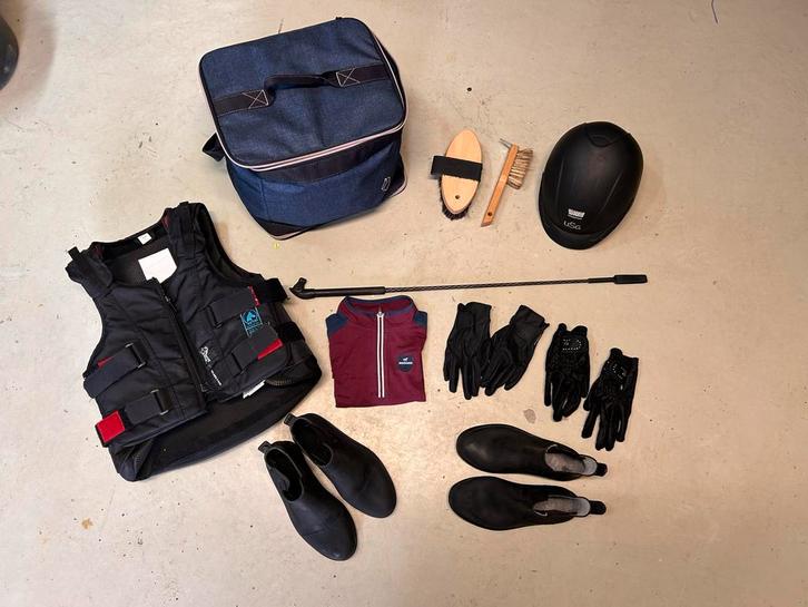 Paardrij uitrusting complete set: bodyprotector, cap, tas, Dieren en Toebehoren, Paardrijkleding, Zo goed als nieuw, Kinderen