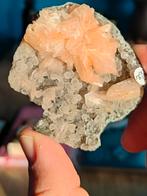 Stilbiet met chalcedoon, Verzamelen, Ophalen of Verzenden