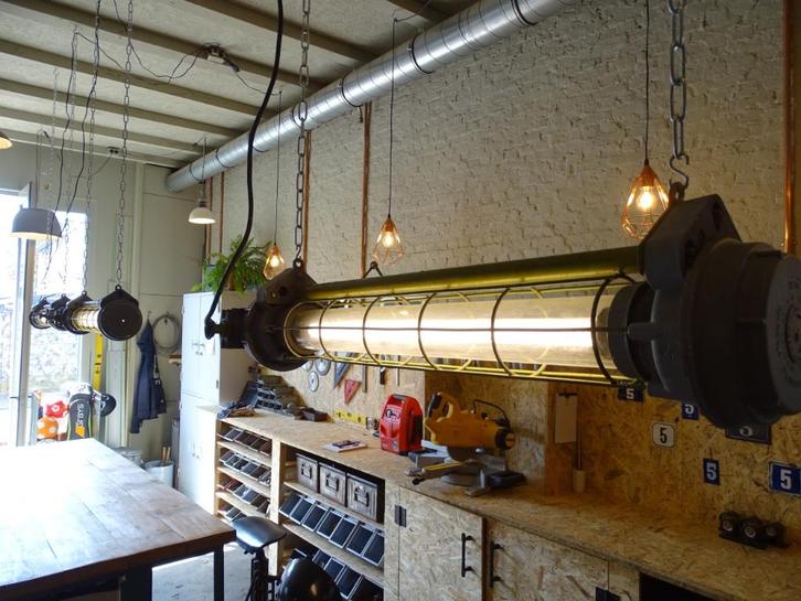 2x industriele TL tubes Led, Antiek en Kunst, Curiosa en Brocante, Ophalen