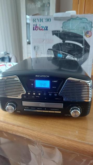 Radio CD SD USB en platenspeler beschikbaar voor biedingen