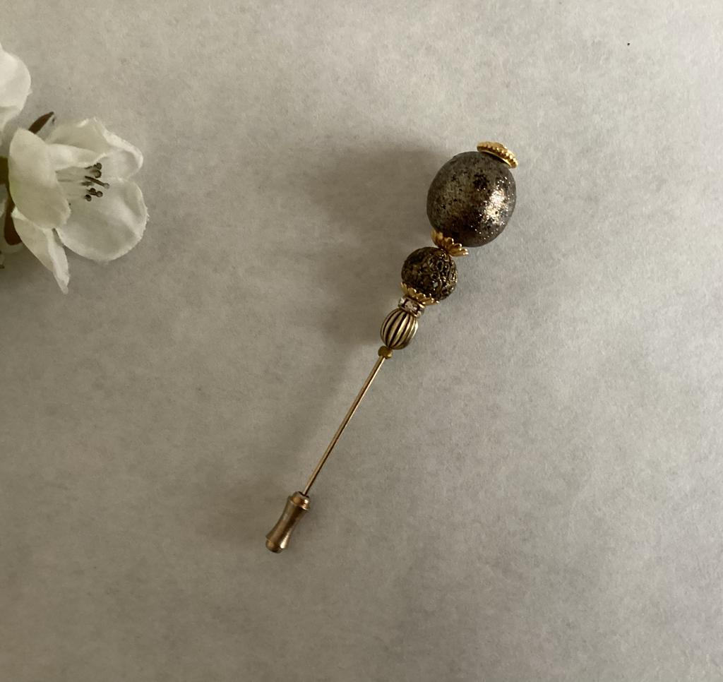 Vintage goudkleurige hoedenspeld, decoratieve kralen, stopje, Sieraden, Tassen en Uiterlijk, Overige materialen, Gebruikt, Ophalen of Verzenden