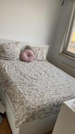 Bed with mattress, Ophalen, Gebruikt, Wit, Twijfelaar