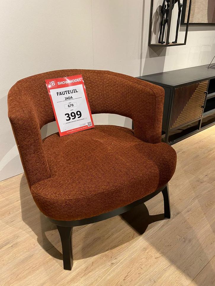 Laatste model fauteuil Jada, Huis en Inrichting, Fauteuils, Zo goed als nieuw, Hout, Stof, Ophalen