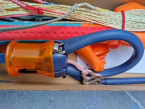 Duotone Trustbar maat S/M met 22m lijnen, Watersport en Boten, Kitesurfen, Zo goed als nieuw, Bar, 9 m², Geen board, Ophalen