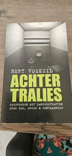 Bert Voskuil - Achter tralies, Boeken, Ophalen of Verzenden, Zo goed als nieuw, Nederland, Bert Voskuil