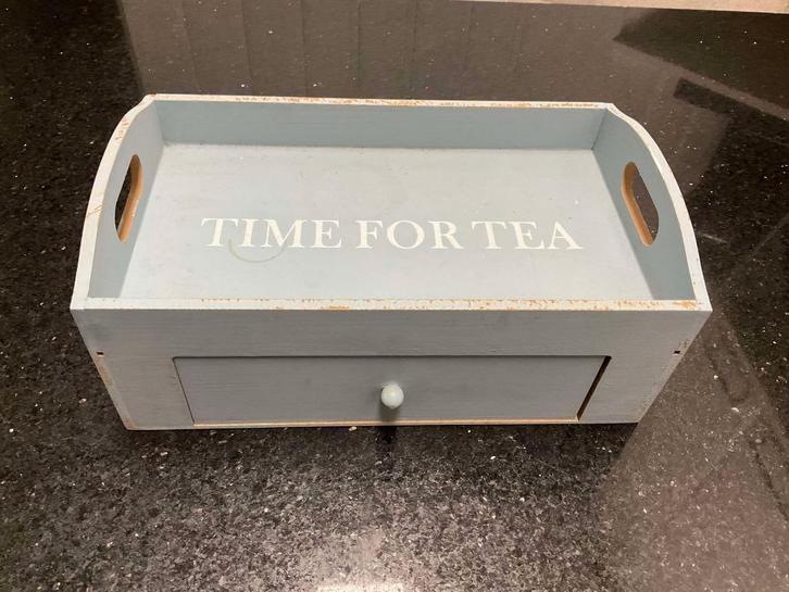 houten theedoos met dienblad in het kistje, used/ old look, Huis en Inrichting, Woonaccessoires | Dienbladen, Gebruikt, Hout, Rechthoekig