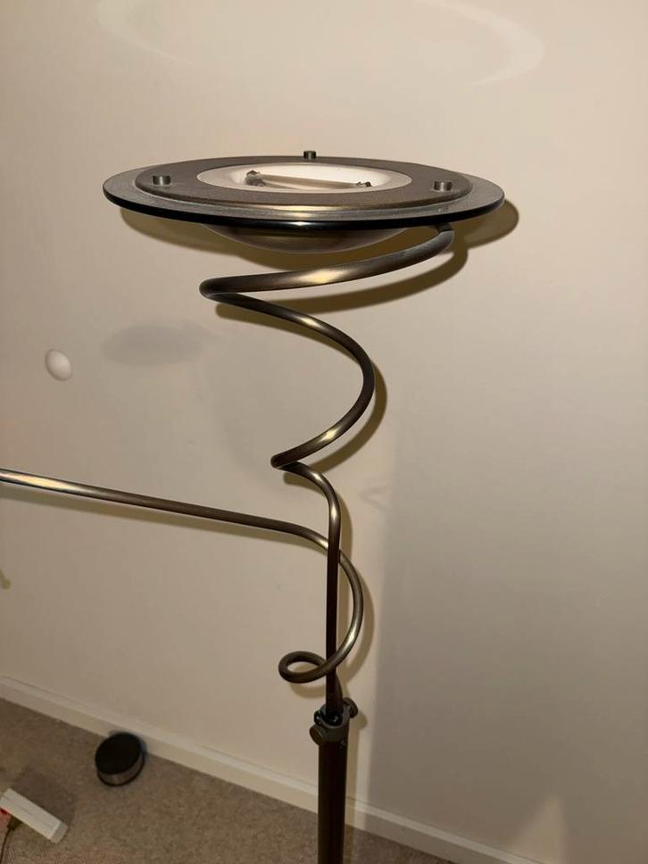 Stijlvolle Staande Lamp - Goud & Chroom, Huis en Inrichting, Lampen | Vloerlampen, Zo goed als nieuw, 150 tot 200 cm, Metaal, Ophalen