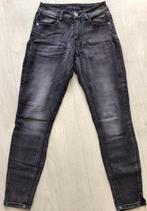 Zwarte spijkerbroek W27 Amisu, Zwart, Ophalen of Verzenden, Zo goed als nieuw, W27 (confectie 34) of kleiner