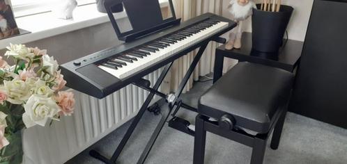YAMAHA PIAGGERO np-31+standaard+nw-pedaal+bankje+lessenaar, Muziek en Instrumenten, Keyboards, Zo goed als nieuw, 76 toetsen, Yamaha