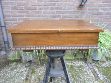diverse mooie brocante spullen oa speigel/kistje/hobbelpaard beschikbaar voor biedingen