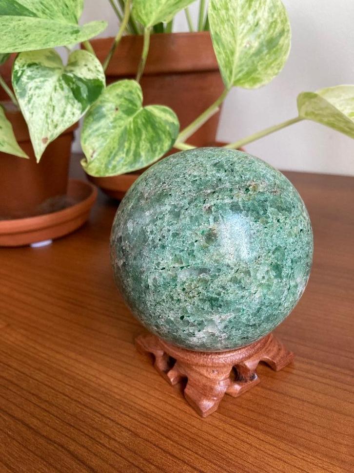 Enorme groene fuchsiet bol, 1 kilo!, Verzamelen, Mineralen en Fossielen, Mineraal, Ophalen of Verzenden