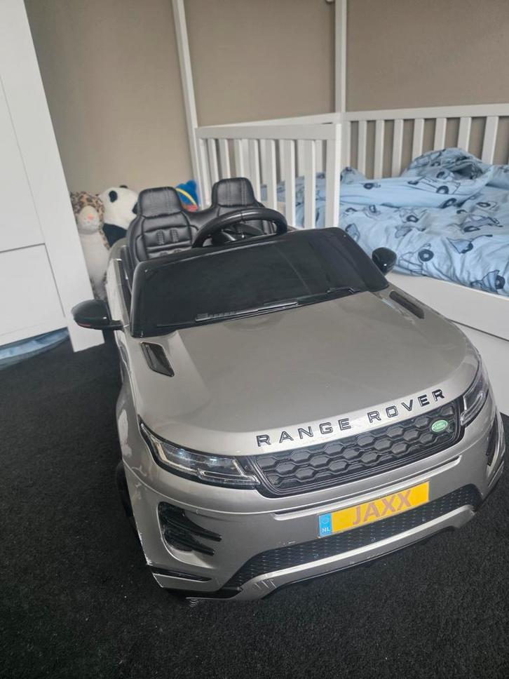 Elektrische Kinderauto Range Rover Evoque – MP4, Radio & Afs, Kinderen en Baby's, Speelgoed | Buiten | Accuvoertuigen, Gebruikt