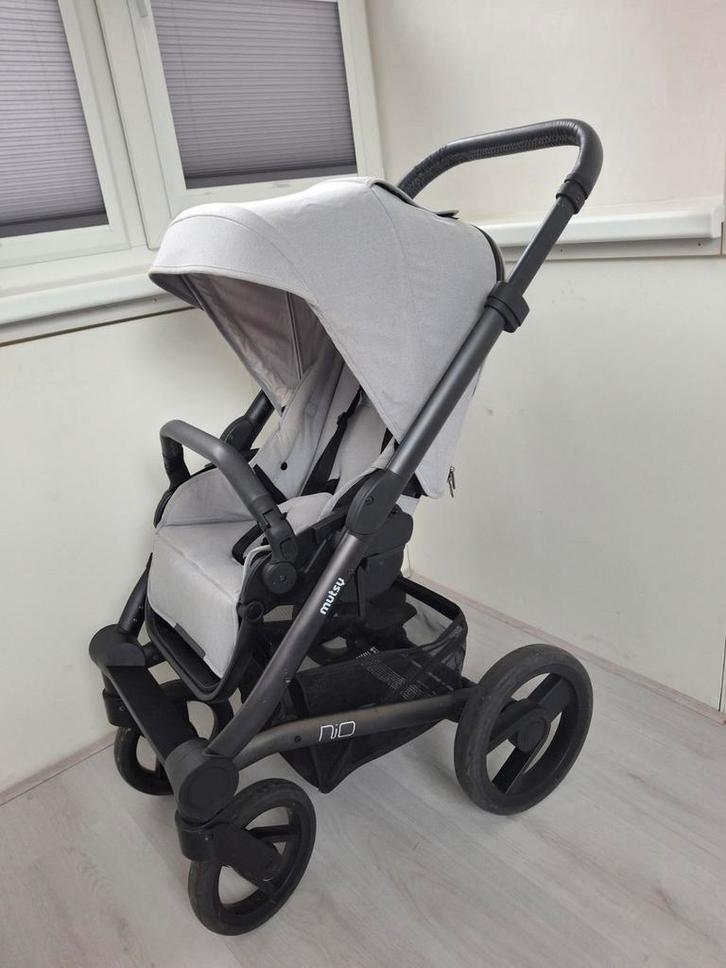 Mutsy Nio, Kinderen en Baby's, Buggy's, Zo goed als nieuw, Voetenzak, Ophalen