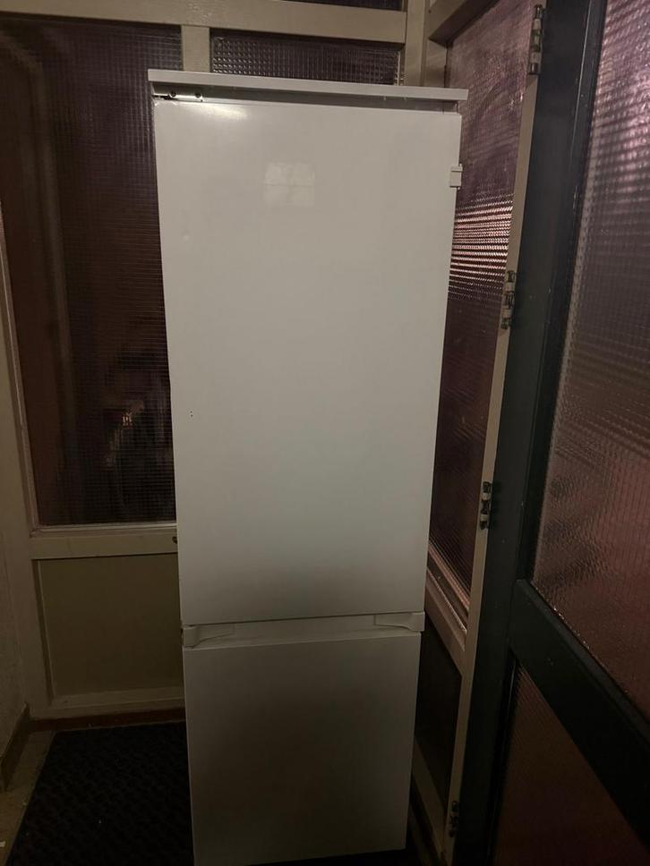 Whirlpool Inbouw Koelkast - kleine Prijs! MOET WEG!!, Witgoed en Apparatuur, Koelkasten en IJskasten, Gebruikt, Met vriesvak, 150 tot 200 liter