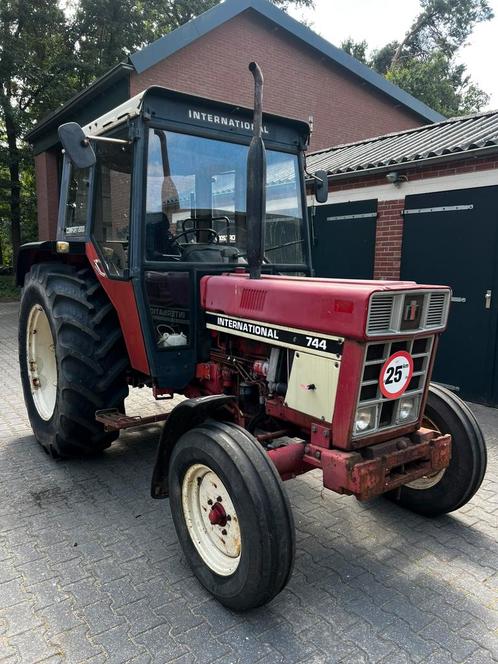 International 744 weinig uren in nette staat, Zakelijke goederen, Agrarisch | Tractoren, 2500 tot 5000, Case IH, tot 80 Pk, Gebruikt