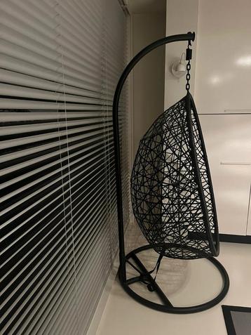 Hangstoel swing zwart