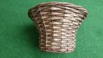 1 rond tapstoelopend houten mandje voor bloemstuk of plantje, Ophalen of Verzenden, Gebruikt, Materiaal