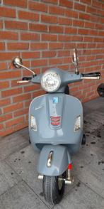 VESPA scooter kids met USB aansluiting!!!, Ophalen of Verzenden, Zo goed als nieuw