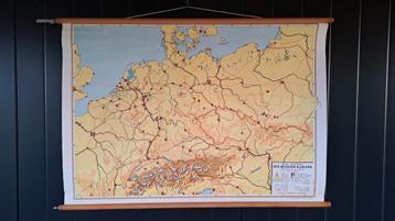 Oude Schoolkaart Midden-Europa - 120x82cm beschikbaar voor biedingen