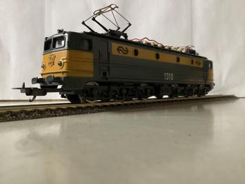 Lima NS e-lok type 1300 incl. 2 rijtuigen beschikbaar voor biedingen