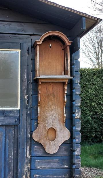 Oude klok, klokhuis = vogelvoederhuis beschikbaar voor biedingen