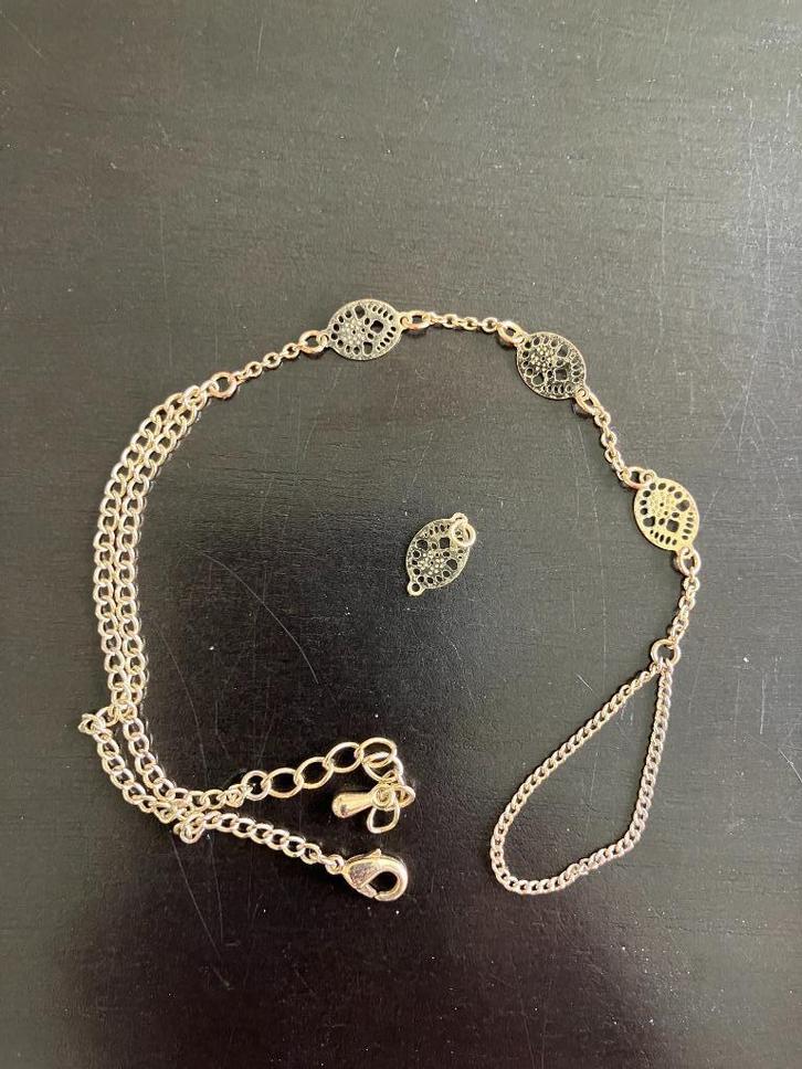 Goudkleurig handsieraad, Sieraden, Tassen en Uiterlijk, Armbanden, Nieuw, Overige materialen, Goud, Ophalen of Verzenden