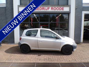 Toyota Yaris 1.0-16V VVT-i Terra (bj 2000) beschikbaar voor biedingen