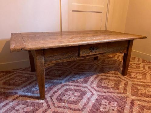 Authentieke massief houten salontafel met lade, Antiek en Kunst, Antiek | Meubels | Tafels, Ophalen