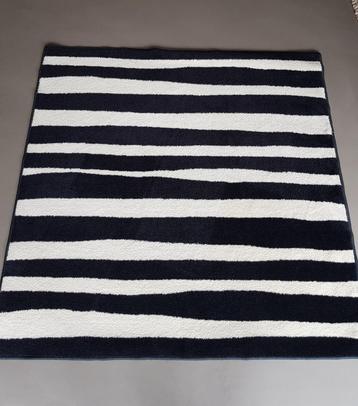 Vloerkleed Urskog zwart / wit (zebra) gestreept 135x135 cm beschikbaar voor biedingen