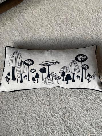 Ferm Living sierkussen met donsvulling 70 x 35 cm beschikbaar voor biedingen