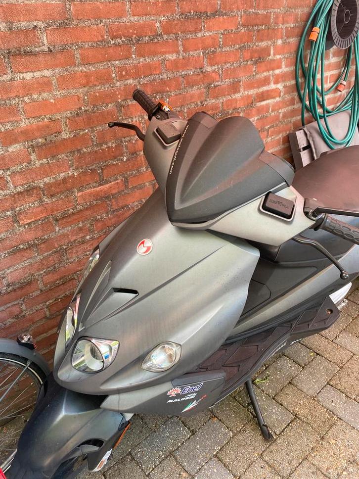 Malaguti Phantom f12R, Fietsen en Brommers, Scooters | Overige merken, Gebruikt, Maximaal 45 km/u, Benzine, Ophalen