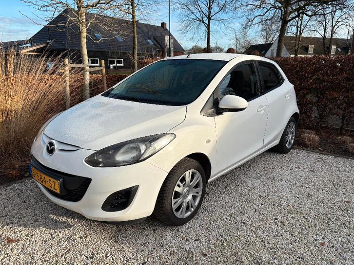 Mazda 2 1.3 75pk 5D 2013 Wit, lichtmetalen velgen, Auto's, Mazda, Particulier, ABS, Airbags, Centrale vergrendeling, Elektrische ramen