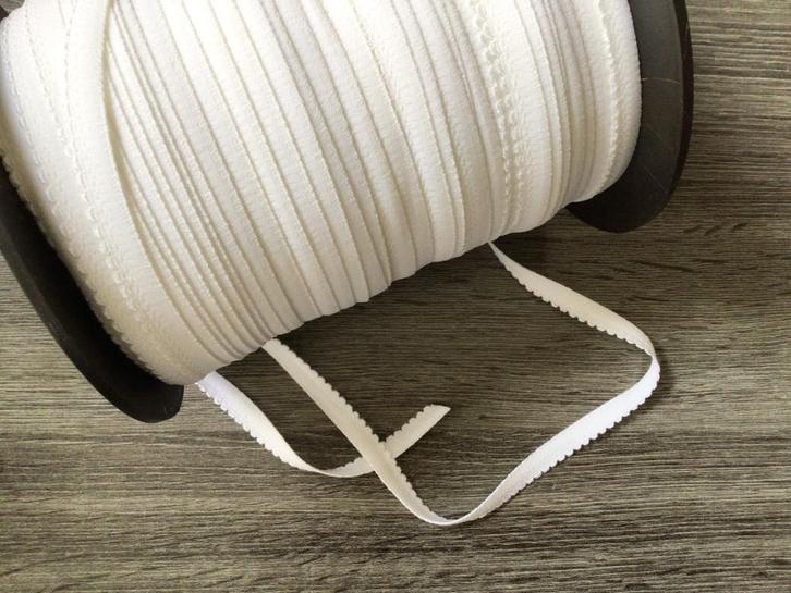(nr 218) Aanbieding WIT sier ELASTIEK 3 meter € 1.00, Hobby en Vrije tijd, Naaien en Fournituren, Nieuw, Lint, Band of Elastiek