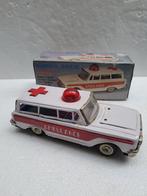 blikken auto ambulance  china toy, Antiek en Kunst, Antiek | Speelgoed, Ophalen of Verzenden