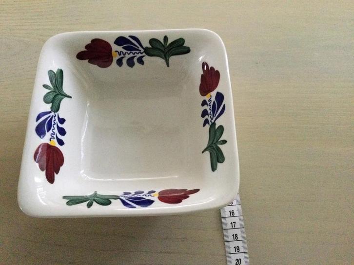 Boerenbont vierkante schaal nr 3 - ca 16cm zgan, Huis en Inrichting, Keuken | Servies, Zo goed als nieuw, Schaal of Schalen, Boerenbont