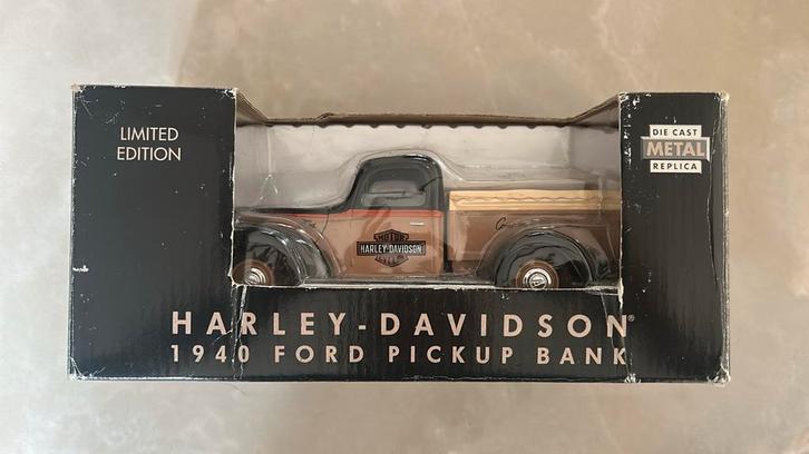 Harley-Davidson Ford Pickup Bank 1940 1:25 verzamel object, Hobby en Vrije tijd, Modelauto's | 1:18, Nieuw, Auto, Overige merken