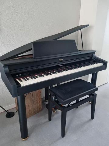 Roland Digital Baby Grand RG-1F met kruk beschikbaar voor biedingen