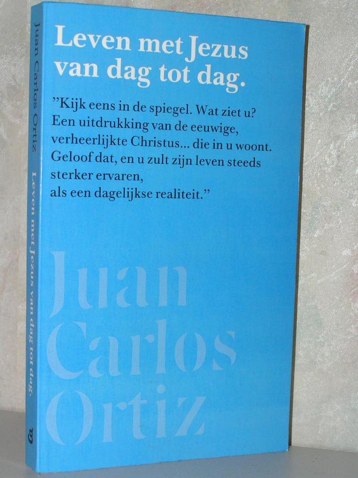 Juan Carlos Ortiz - Leven met Jezus van dag tot dag (blauw), Boeken, Godsdienst en Theologie, Zo goed als nieuw, Christendom | Katholiek