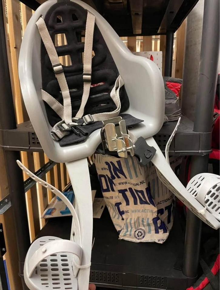 Fietsstoeltje Voorzitje, Fietsen en Brommers, Fietsaccessoires | Fietsstoeltjes, Zo goed als nieuw, Voorzitje, Voetsteuntjes, Ophalen of Verzenden