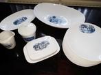 BRABANTS ONTBIJTSERVIES.ONGEVEER 65 JAAR OUD EN NÓÓIT GEBRUI, Ophalen, Nieuw, Compleet servies