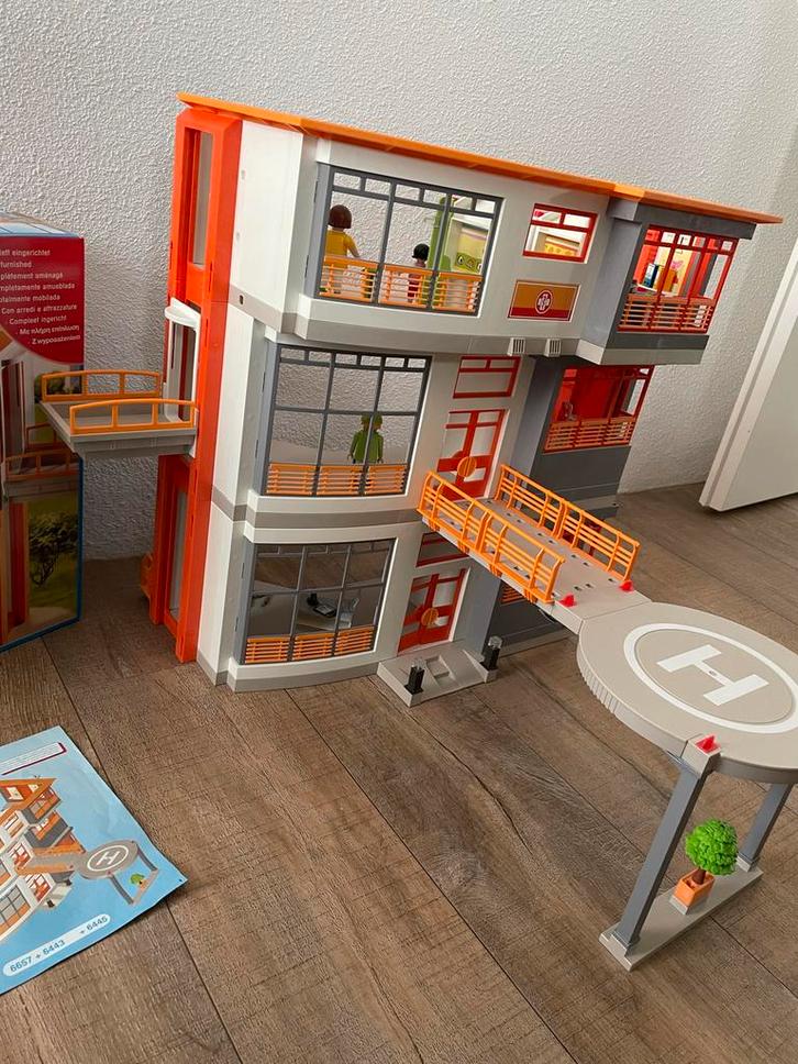 Playmobil Kinderziekenhuis 6657 + Extra Sets, Kinderen en Baby's, Speelgoed | Playmobil, Zo goed als nieuw, Complete set, Ophalen of Verzenden