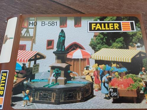 Faller HO B-581 Marktfontein, Hobby en Vrije tijd, Modeltreinen | H0, Zo goed als nieuw, Brug, Tunnel of Gebouw, Gelijkstroom of Wisselstroom