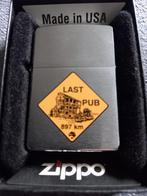 Zippo Australië roadsign last pub, Verzamelen, Rookartikelen, Aanstekers en Luciferdoosjes, Ophalen of Verzenden, Aansteker