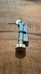 Cilinderslot met 2 sleutels, Doe-het-zelf en Verbouw, Hang- en Sluitwerk, Ophalen of Verzenden, Gebruikt, Rvs, Overige typen