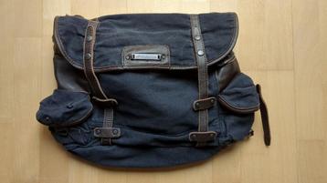 Nieuwe canvas McGregor Herentas met echt leer accenten beschikbaar voor biedingen