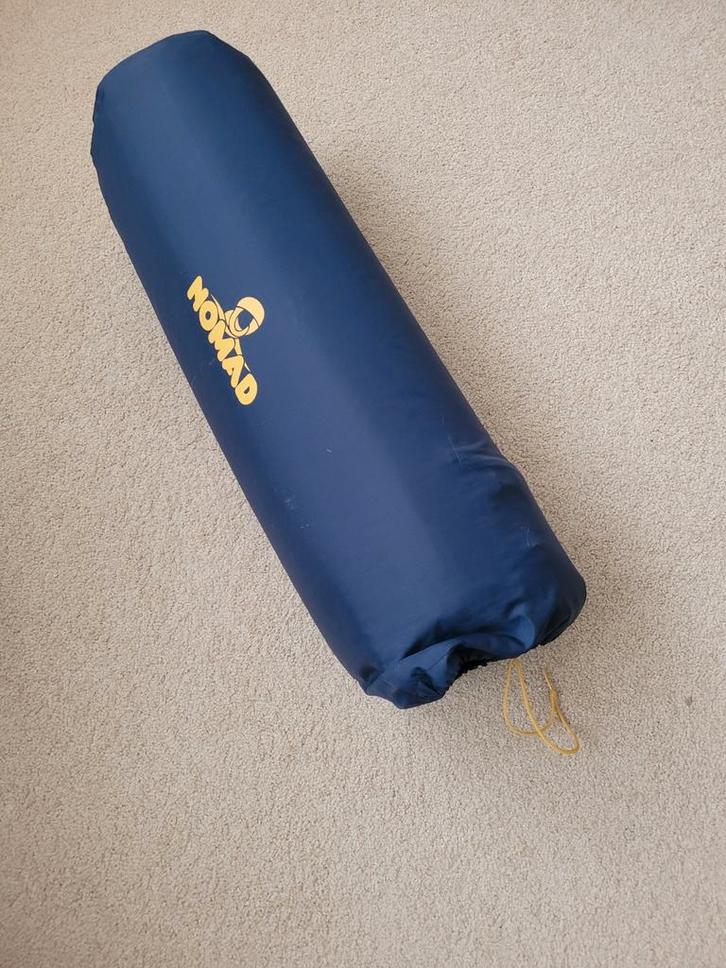 Nomad Self Inflating luchtbed 5cm dik, Caravans en Kamperen, Slaapmatten, Zo goed als nieuw, 1-persoons, Ophalen of Verzenden