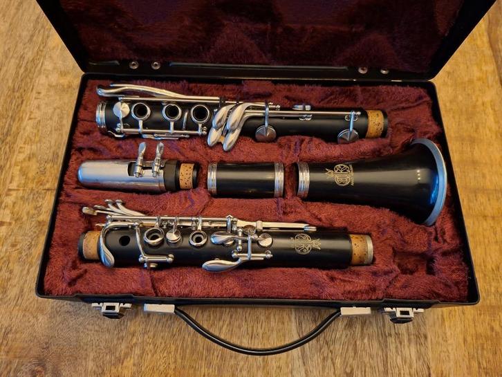 Klarinet Amati Kraslice ACL 201, Muziek en Instrumenten, Blaasinstrumenten | Saxofoons, Zo goed als nieuw, Overige typen, Met koffer