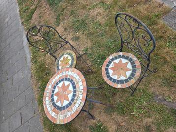 Te koop een oud brocante tuinset  beschikbaar voor biedingen